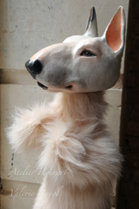 Mini-Bullterrier-Portrait-handmade-Valerie-Bayol tierportrait-hund-katze-handpuppe-marionette-bueste