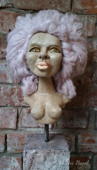 Büste-Skulptur-französische-Bildhauerin-Hamburg-Kunstgalerie-Valérie Bayol