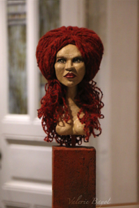 Büste Kunstwerke von der Bildhauerin & Puppet Artist Valérie Bayol Kunstgalerie Hamburg Atelier Figurart