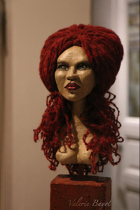 Büste Kunstwerke von der Bildhauerin & Puppet Artist Valérie Bayol Kunstgalerie Hamburg Atelier Figurart