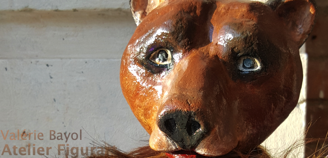lebensechte Bär als Handpuppe für Kasperletheater handgefertigt von Valérie Bayol