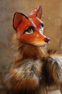 Detail Fuchs Handpuppe mit ausdrucksstarken Augen – Tierpuppe für Therapiearbeit – Valérie Bayol Atelier Figurart Hamburg